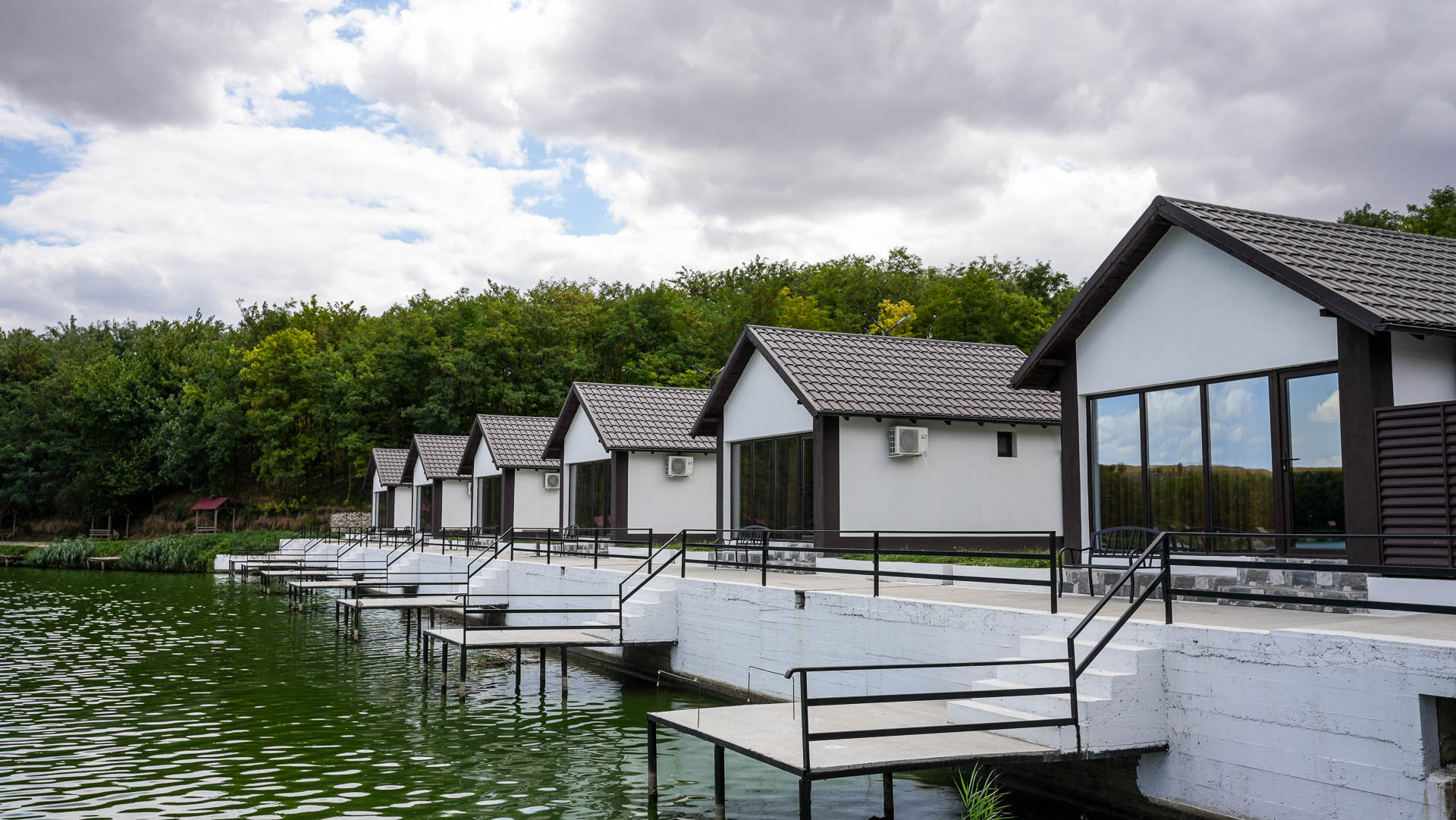 Valea Mostiștei - La doi pescari events